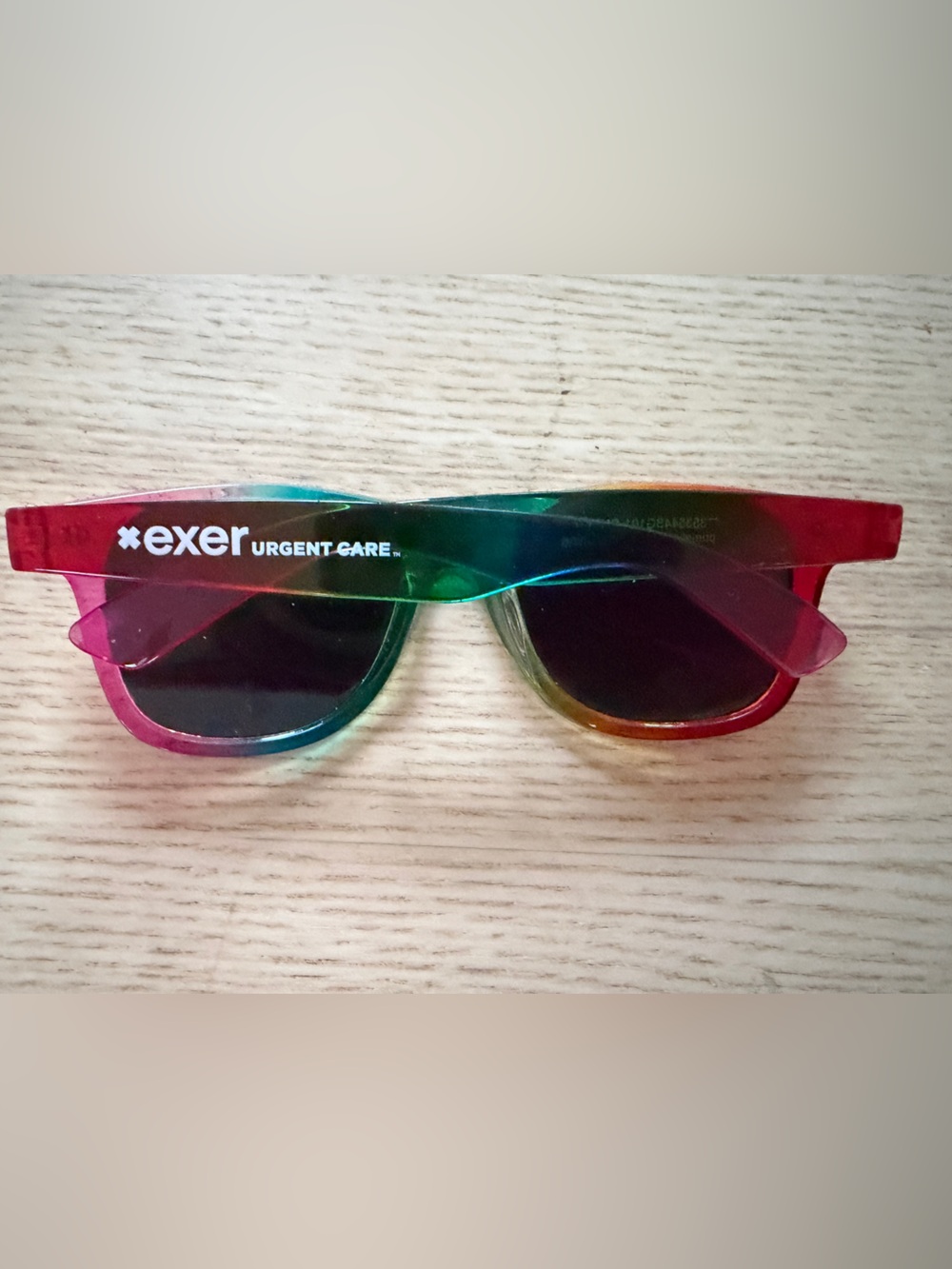 🌈 NWOT L.A PRIDE Rainbow Sunglasses 🕶 - Picture 3 of 3